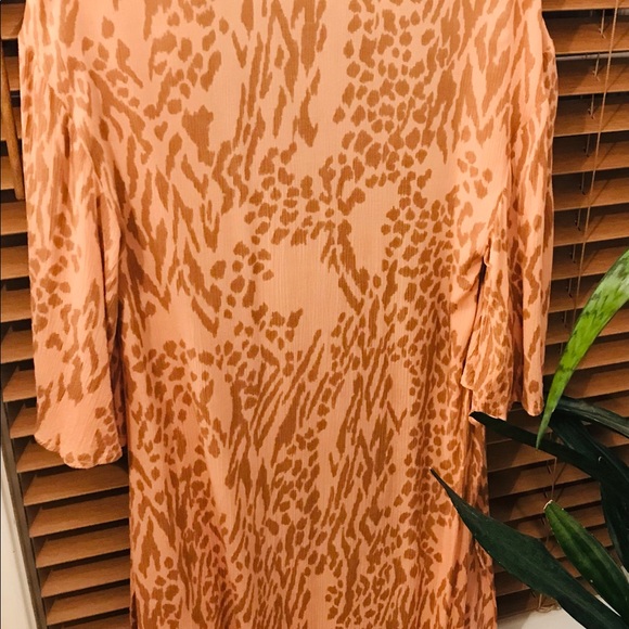 Amuse Society Peach and Tan Animal Print Midi Length Kimono.Size XS - Picture 4 of 5